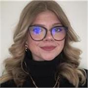 Je viens d’avoir mon bac stmg , donc si tu veux des conseil pour les spécialité du bac je pourrais t’aider !