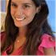 Experte en communication et diplômée d’Assas, j’enseigne le français à  en ligne avec une approche vivante et interactive.