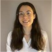 Etudiante en médecine, bac obtenu mention très bien et major de promotion en première année de médecine.