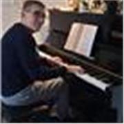 Lezioni di pianoforte Pop, Blues, Jazz e Cinematica con approccio immediato, creativo e mai noioso!