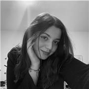 Studentessa universitaria di francese impartisce lezioni di francese di ogni livello