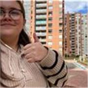 Soy profesora de inglés tanto para niños como para adultos, hago ejercicios tanto prácticos como teóricos para que así se genere más conocimiento