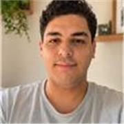 Ripetizioni di storia da parte di ex studente universitario di scienze giuridiche