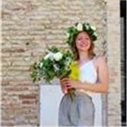 Insegnante di materie scientifiche offre lezioni online per studenti di medie e superiori, con metodo chiaro ed esercizi mirati 