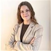 Soy una persona responsable y paciente. Me encanta enseñar. Daré clases a niños de primaria, eso y a personas adultas.