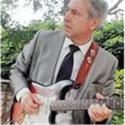 Insegnante per di chitarra classica folk elettrica e canto moderno
