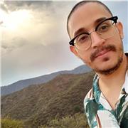 Peofesor de filosofía imparte clase de filosofía, etica, español