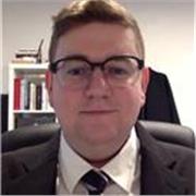 Professor con man de 10 anos de experidad con derecho 