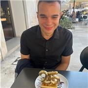 Docente di lettere impartisce lezioni per bambini e/o ragazzi dalla scuola elementare alle superiori