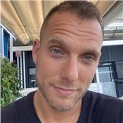 He trabajado durante años en diferentes estilos de cocina desde japonesa hasta francesa clásica (trabajando en Michael Bras en Francia) más tarde me dediqué al mundo de chef privado y a día de hoy estamos desarrollando una pequeña empresa destinada a la p