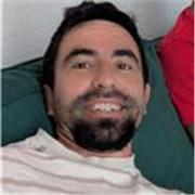Titulado en Arquitectura Técnica imparte clases de matemáticas y tecnología 