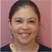 Profesional en Psicología, con experiencia guiando el desarrollo de la inteligencia emocional en diversos grupos.