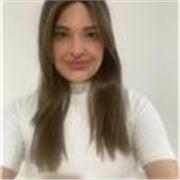 Profesora en Ciencias de la Educación da clases de Sociología para estudiantes de nivel secundario, terciario y universitario