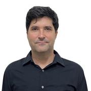 professor de história experiente, com mestrado e inglês e espanhol fluentes