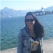 Sprachenliebhaberin bietet professionellen Unterricht an.