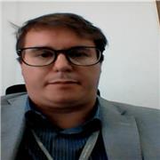 Dou aula de direito tributário para estudantes universitários que querem melhor compreender esta área