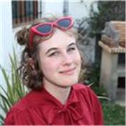 Etudiante en sciences et passionnée de langues, je suis disponible pour tout soutien scolaire ou approfondissement !