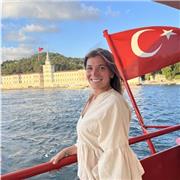 Docente che impartisce aiuti per diverse materie per elementari, medie