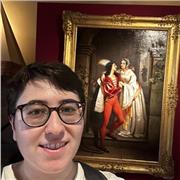 Docente impartisce lezioni di matematica, geometria e fisica ad alunni di liceo e istituti superiori