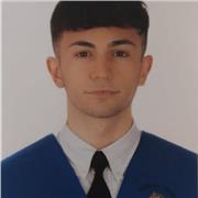 Entrenador personal con conocimientos deportivos y en alimentación. Entrenamientos enfocados en diferentes objetivos como pérdida de grasa, aumento de masa muscular, mantenimiento o mejora de forma física