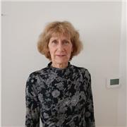 Enseignante en classes primaires en France et dans les lycées français de Londres et de Bruxelles