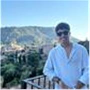 Graduado en Criminología con amplios conocimientos multidisciplinares óptimos para todas las edades.