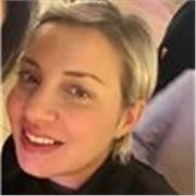 Laureata impartisce lezioni di inglese a ragazzi delle scuole medie e superiori. Orari e giorni flessibili