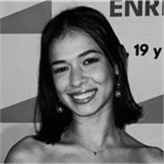 Me defino como una persona creativa, y mi experiencia en las artes e idiomas me brindan un espacio de diversión y autenticidad en mis proyectos y clases para niños y niñas. Mis clases pueden variar, ya sea enseñado el idioma inglés, como clases de baile (