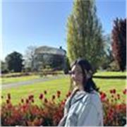 Laureata in lingue straniere (inglese e tedesco), impartisco lezioni di inglese,letteratura italiana, italiano,materie umanistiche