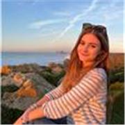 Estudiante de Universidad de Doble Grado en Derecho y ADE con un C2 en inglés disponible para dar clases particulares de inglés. 