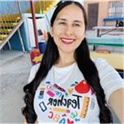 Maestra de apoyo para educación primaria con enfoque en matemáticas