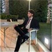 Laureato in Storia e Filosofia fornisce lezioni private e ripetizioni