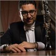 Laureato al Conservatorio T.Schipa Lecce, impartisce lezioni di Clarinetto e sax per bambini, studenti ed adulti