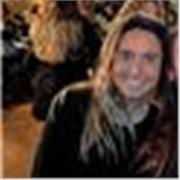 Hola :) tengo experiencia de 4 años dando clases particulares de inglés! Estaria feliz de poder ayudarte y adaptarme a tus necesidades