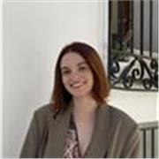 Soy titulada en Educación Social y trabajo con menores de 5 a 17 años, por lo que dsipongo de habilidades para trabajar con niños.