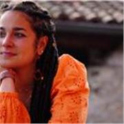 Studentessa di 18 anni, frequentante ultimo anno di scuola.