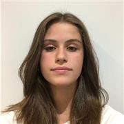 Estudiante de veterinaria, con experiencia cuidando niños y puede ayudar con los deberes.