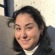 Je suis une étudiante en deuxième année de licence et je possède un baccalauréat option internationale en littérature anglaise niveau C1