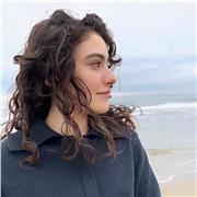 Studentessa universitaria offre aiuto compiti per elementari e medie in materie umanistiche