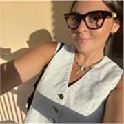 Estudiante de international business que se adapta a cualquier asignatura de primaria y la eso como
Profesora de apoyo 