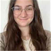 Educatrice di sostegno scolastico con esperienza materie umanistiche