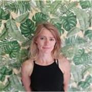 I am a friendly, body positive PT who can deliver online programming or video 1-2-1 sessions. 