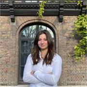 Etudiante à l'Edhec Business School, je donne des cours de soutiens aux élèves qui en ont besoin.