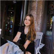 Soy una chica española con un C1 en inglés a la cual le encanta enseñar mi idioma natal.