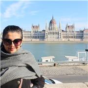 Laureata in lingue e letterature straniere, ripetizioni in inglese, spagnolo, storia dell'arte, matematica, storia e filosofia