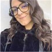 Studentessa di lingue impartisce ripetizioni di materie umanistiche