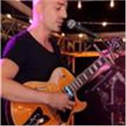 Lezioni di chitarra moderna e classica per adulti e bambini