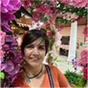 Professora de inglês para crianças e jovens ajuda escolar