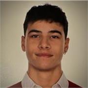 Soy estudiante de un grado superior de acondicionamiento físico y podría dar clases deportivas a cualquier niño. Cualquier deporte