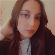 Laureanda in mediazione linguistica e culturale, insegno inglese a tutti i livelli